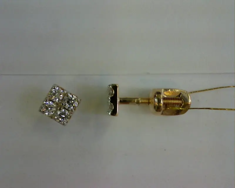 Серьги пуссеты из комбинированного золота