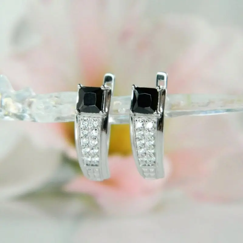 Серьги с английским замком из серебра