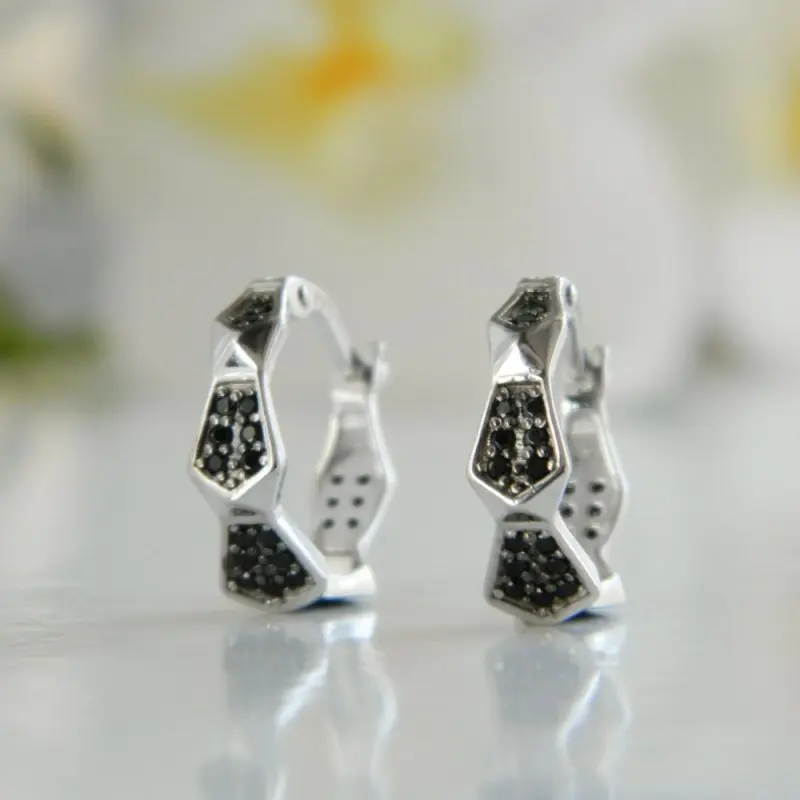 Серьги с английским замком из серебра