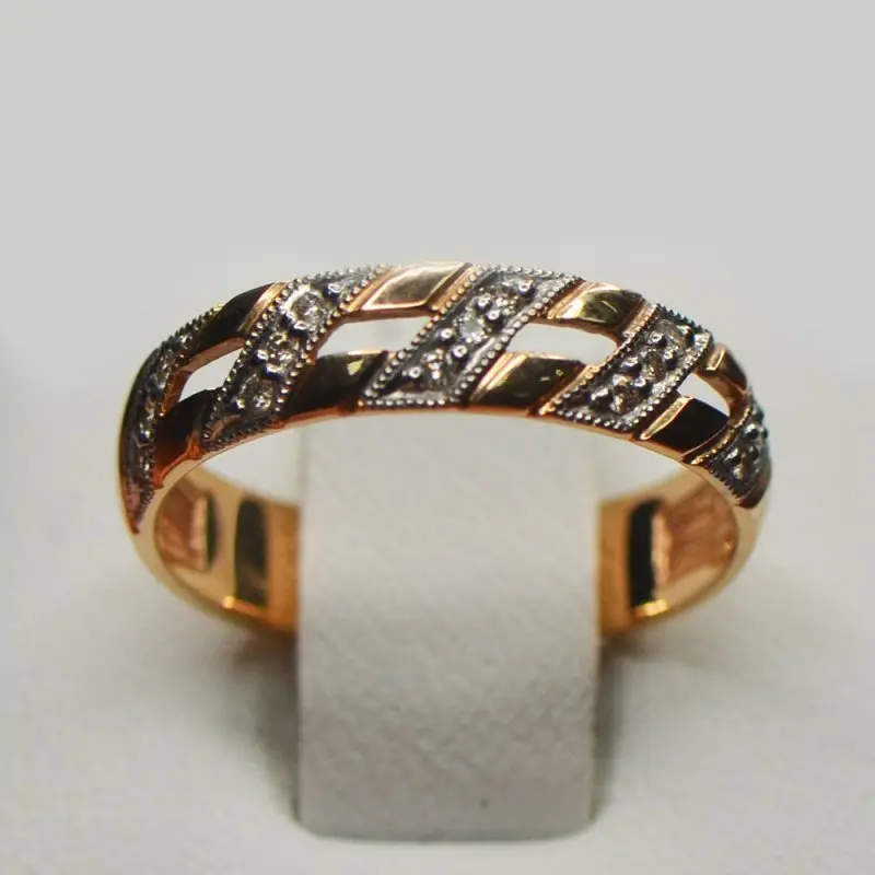 Кольцо обручальное из красного золота с бриллиантами