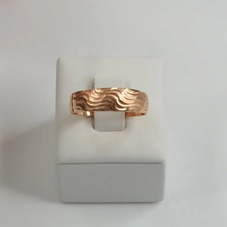 Кольцо декоративное из красного золота