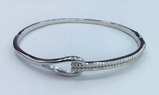 Браслет жесткий из серебра
