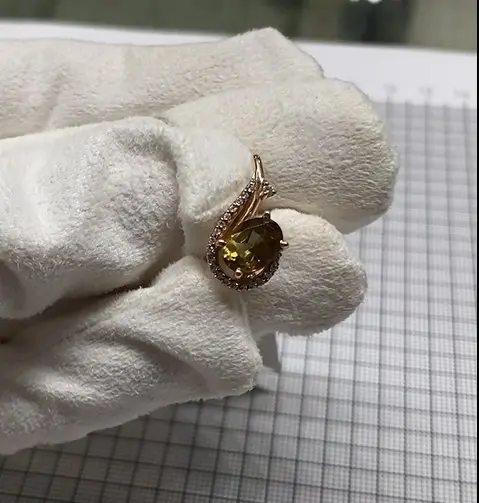 Серьги с английским замком из красного золота