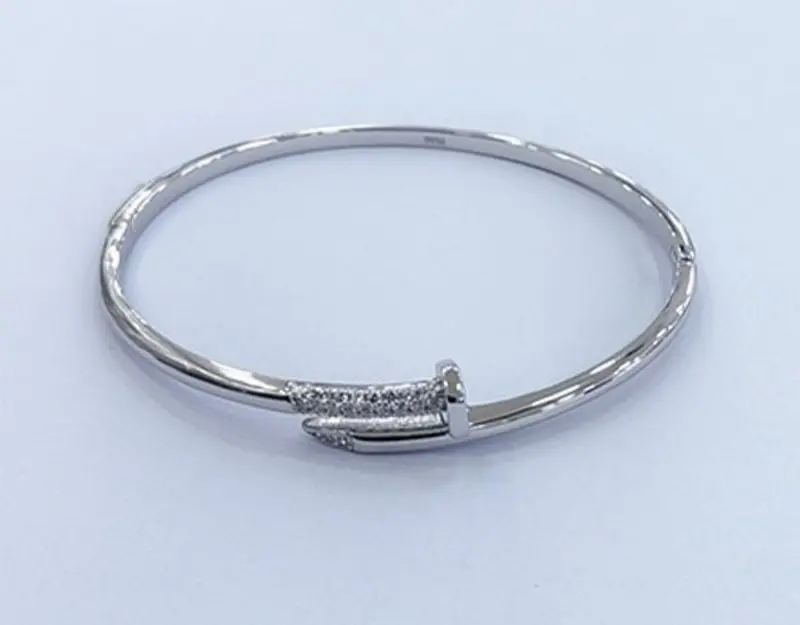 Браслет жесткий из серебра