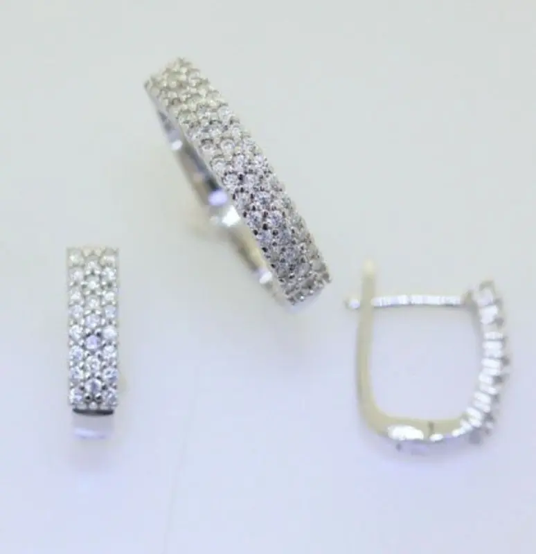 Серьги с английским замком из серебра