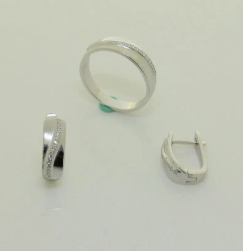 Серьги с английским замком из серебра