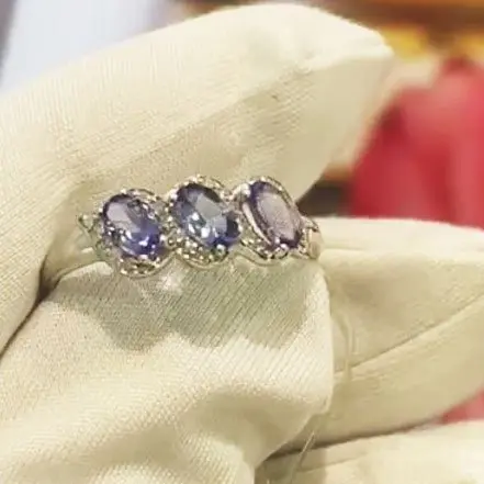 Кольцо декоративное из белого золота