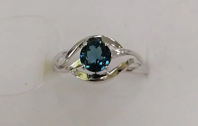 Кольцо декоративное из серебра