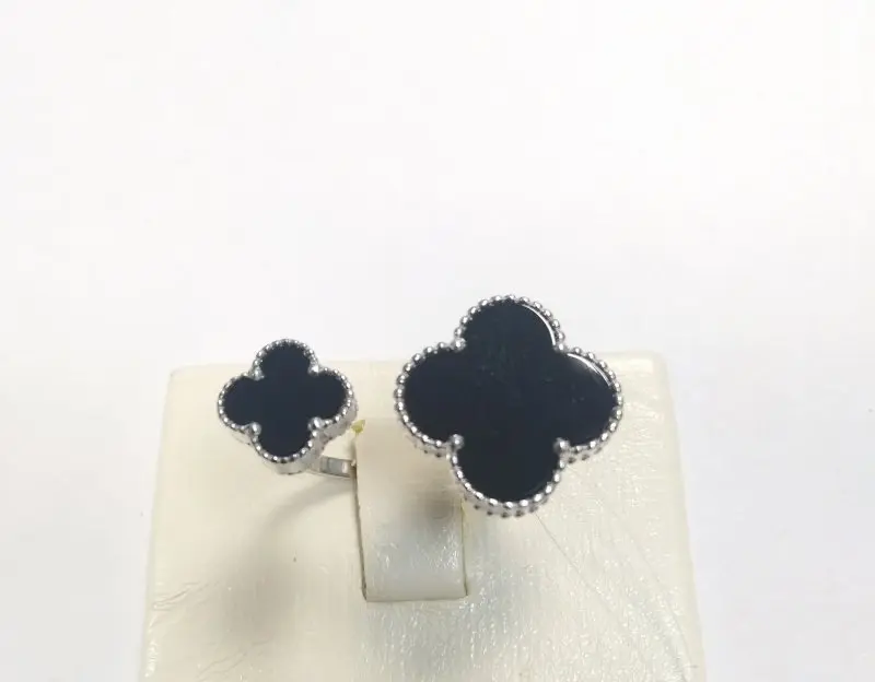 Кольцо декоративное из серебра