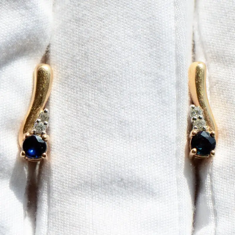 Серьги с английским замком из красного золота