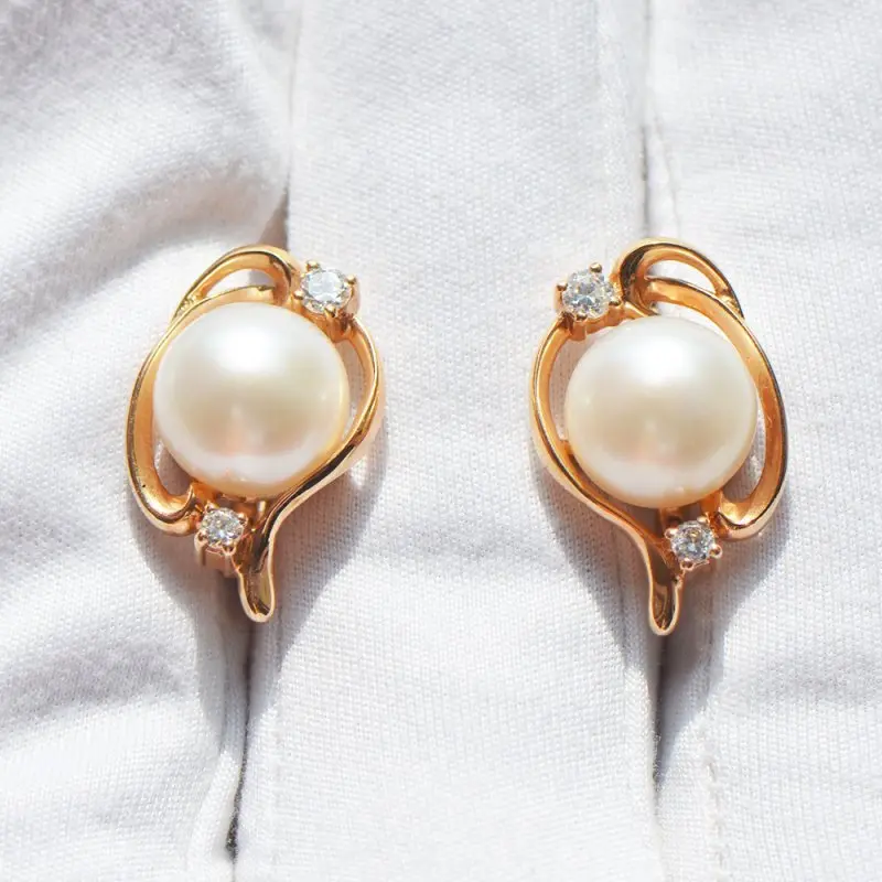 Серьги с английским замком из красного золота