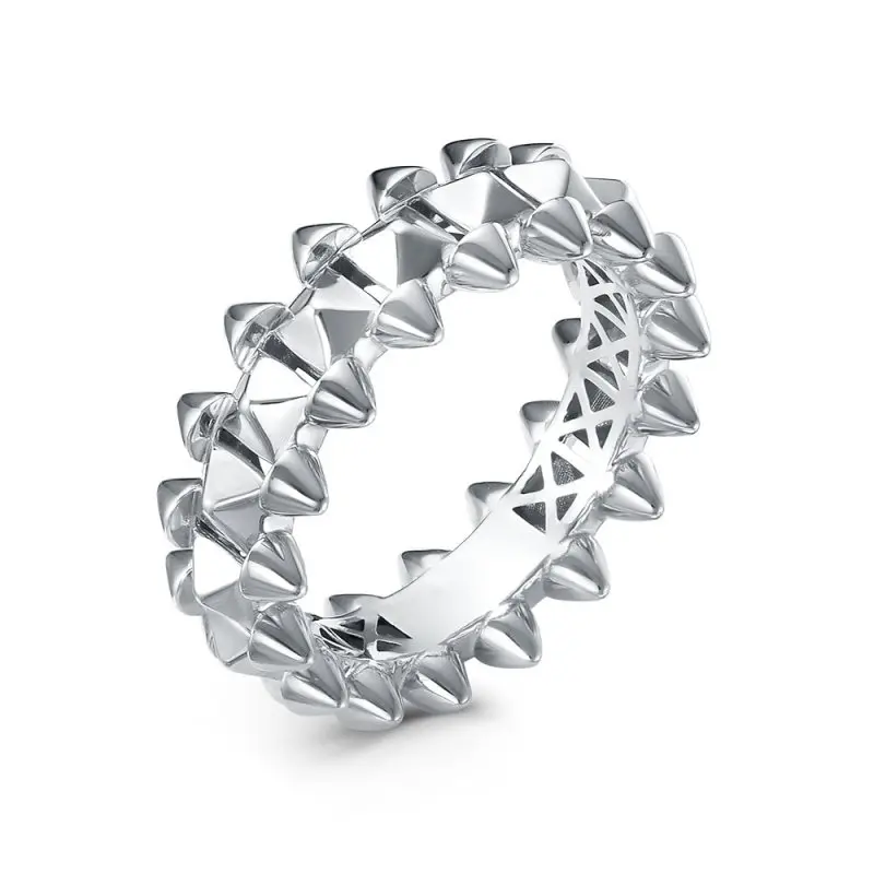 Кольцо декоративное из белого золота