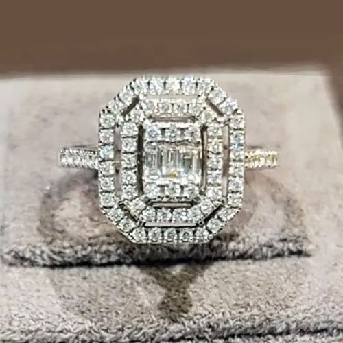 Кольцо декоративное из белого золота