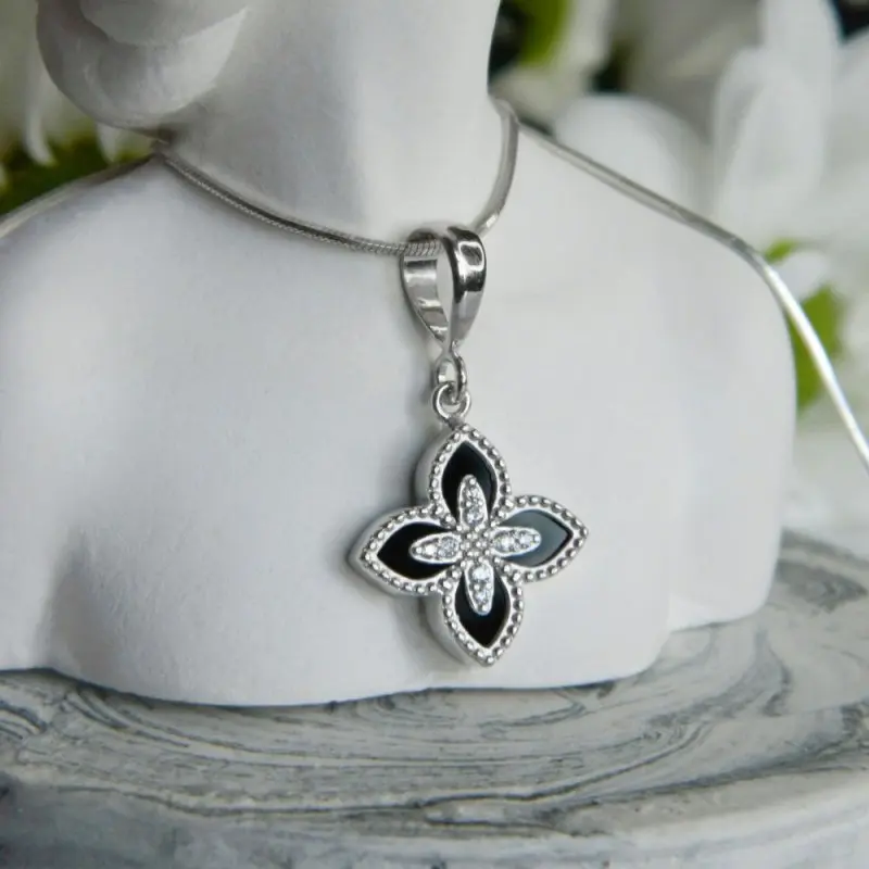 Подвеска декоративная из серебра