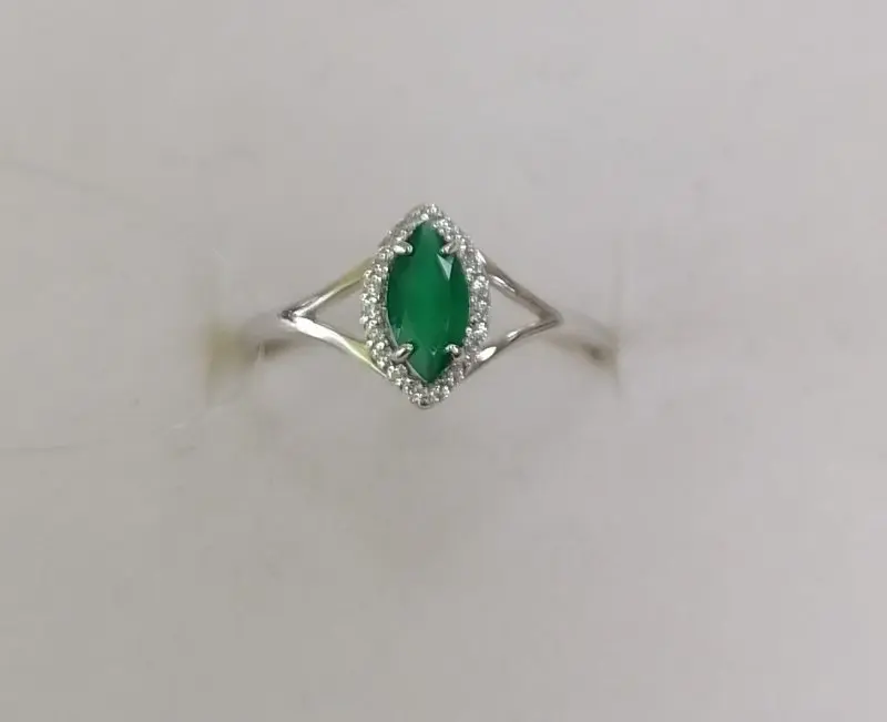 Кольцо декоративное из серебра