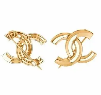 Брошь из красного золота