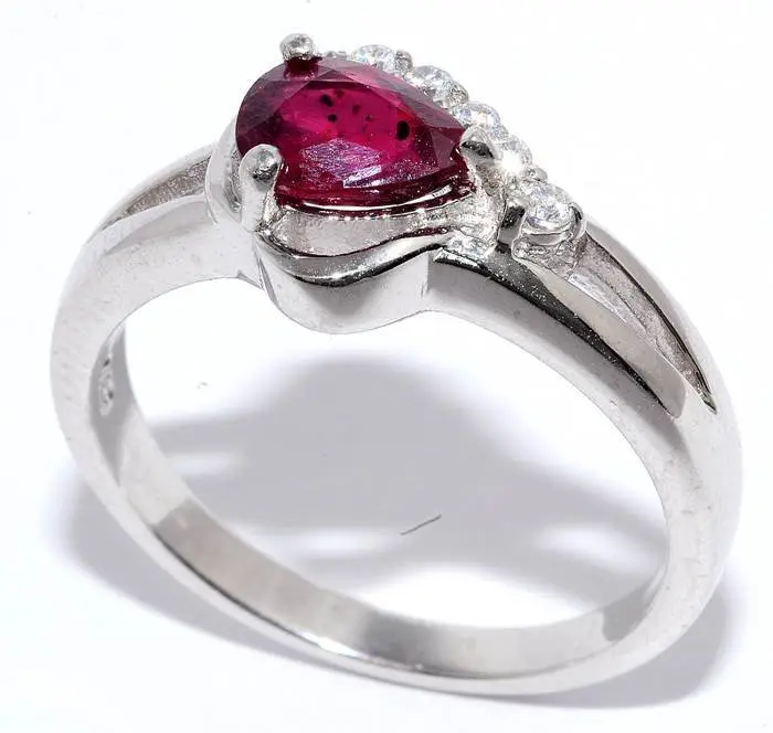 Кольцо декоративное из серебра