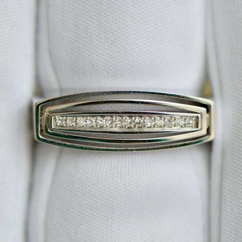 Кольцо декоративное из белого золота