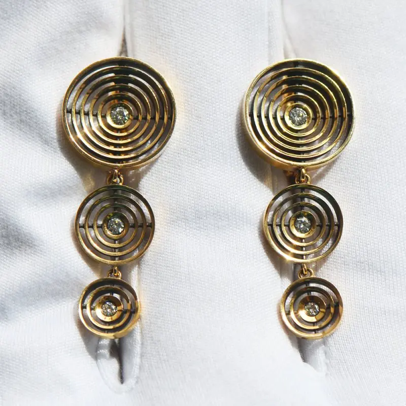 Серьги подвесные из желтого золота