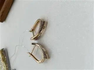 Серьги с английским замком из красного золота