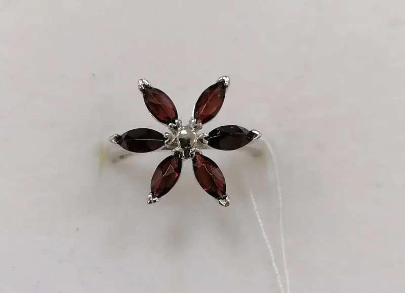 Кольцо декоративное из серебра