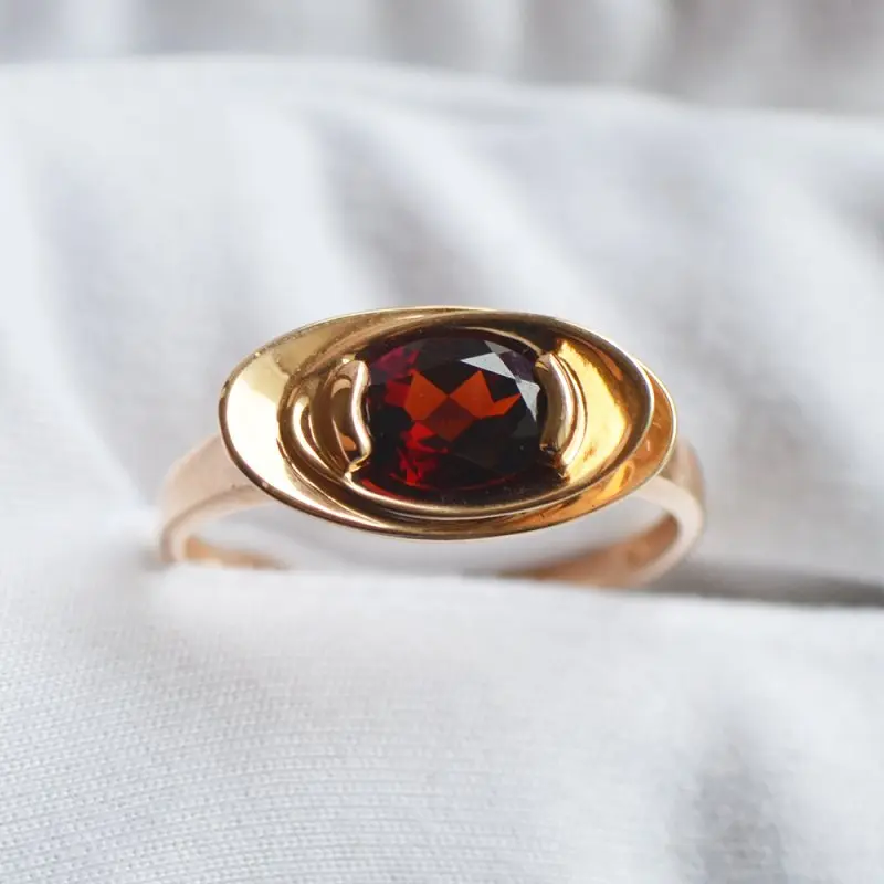 Кольцо декоративное из красного золота