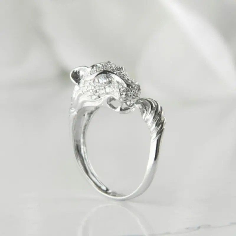 Кольцо декоративное из серебра