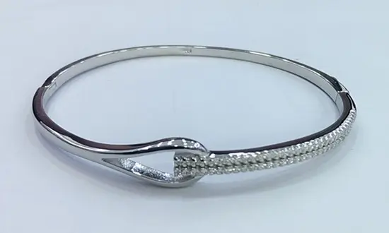 Браслет жесткий из серебра