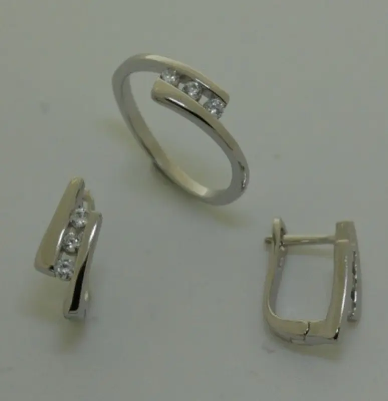 Серьги с английским замком из серебра