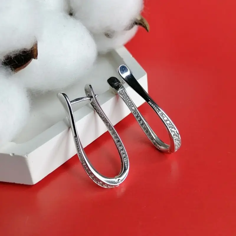 Серьги с английским замком из серебра