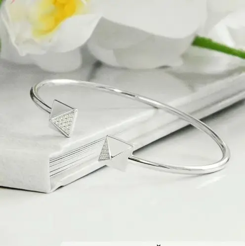 Браслет жесткий из серебра