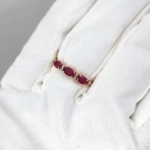 Кольцо декоративное из комбинированного золота