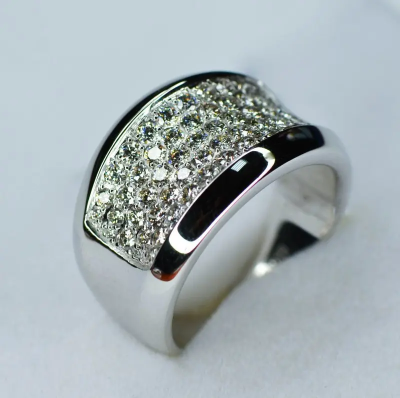 Кольцо декоративное из белого золота