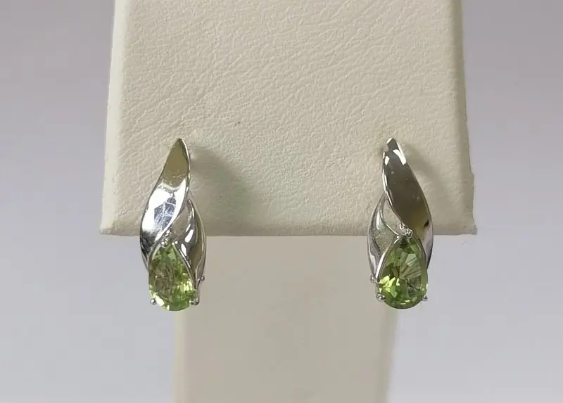 Серьги с английским замком из серебра