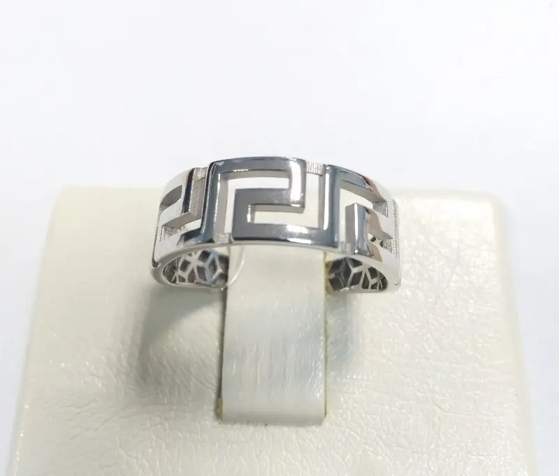 Кольцо декоративное из серебра