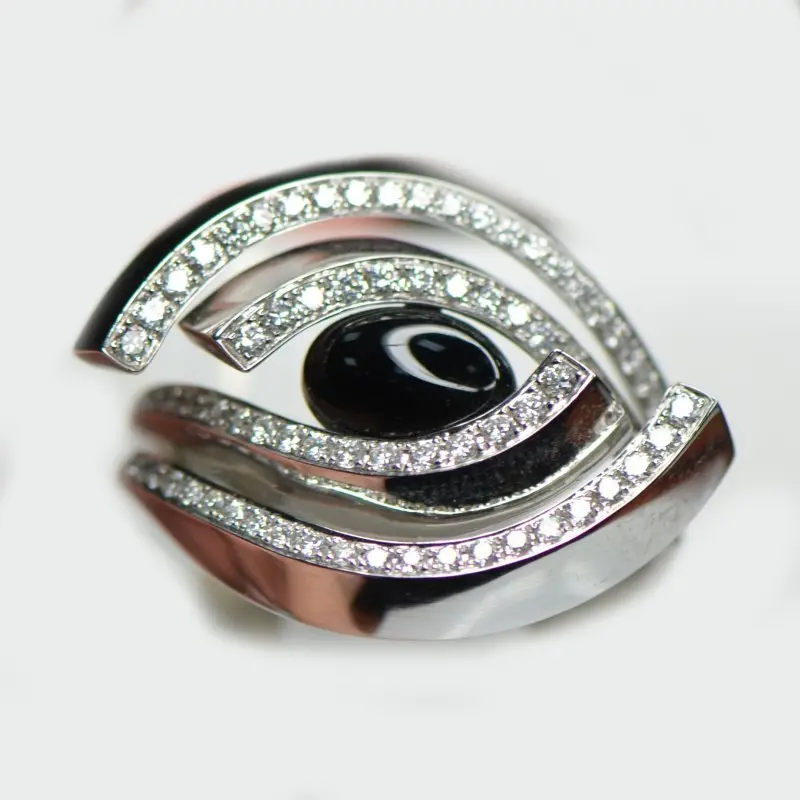 Кольцо декоративное из белого золота