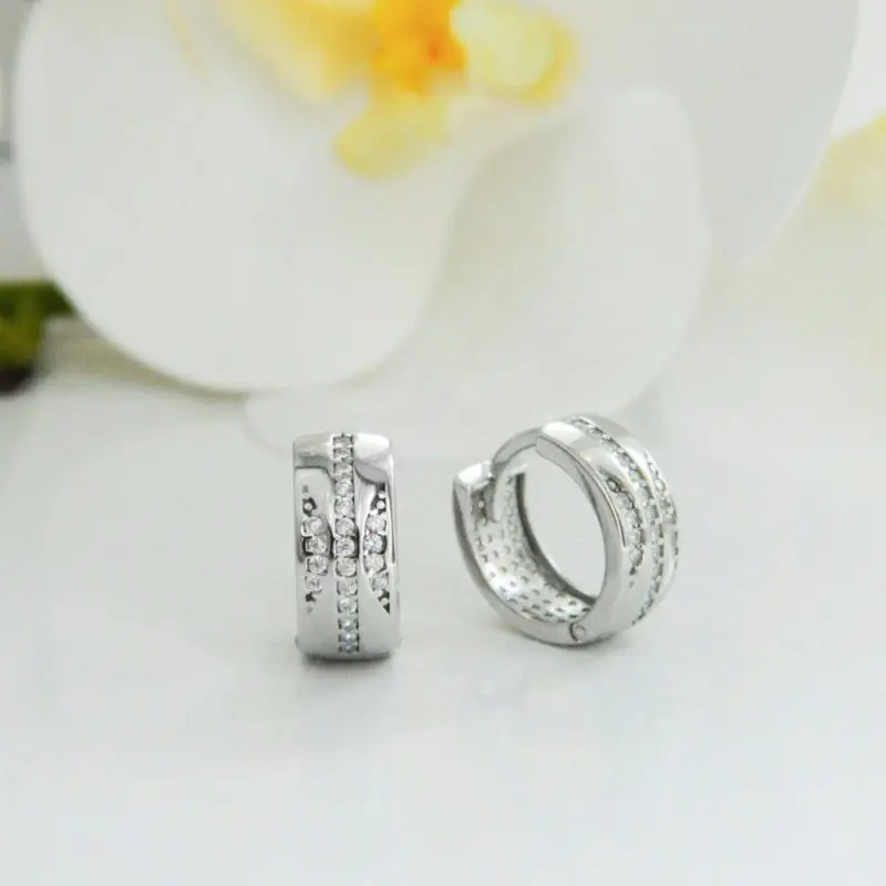 Серьги с английским замком из серебра