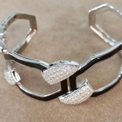 Браслет жесткий из серебра