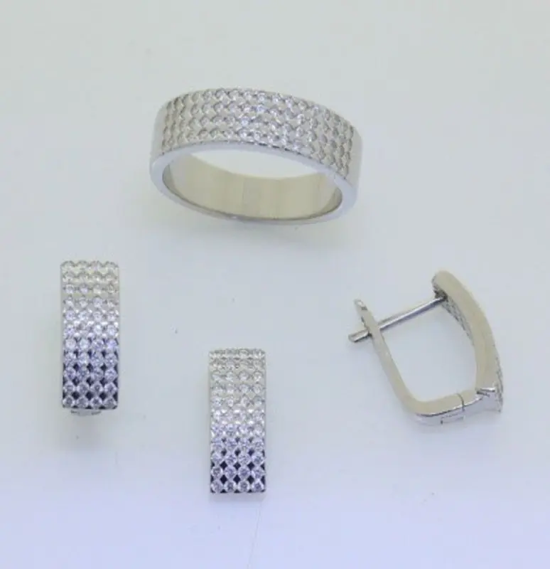 Серьги с английским замком из серебра