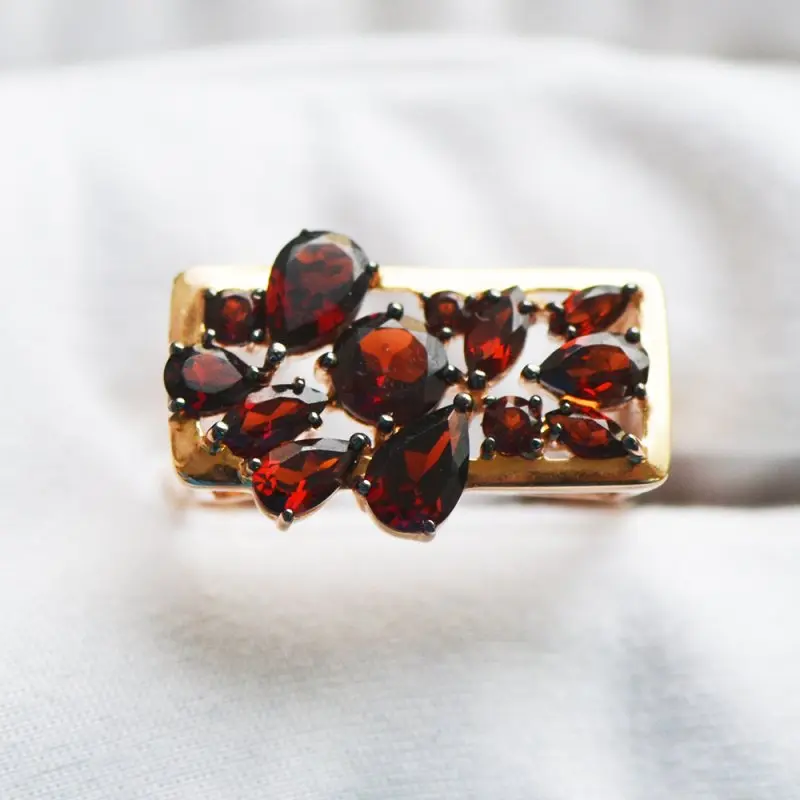 Кольцо декоративное из красного золота