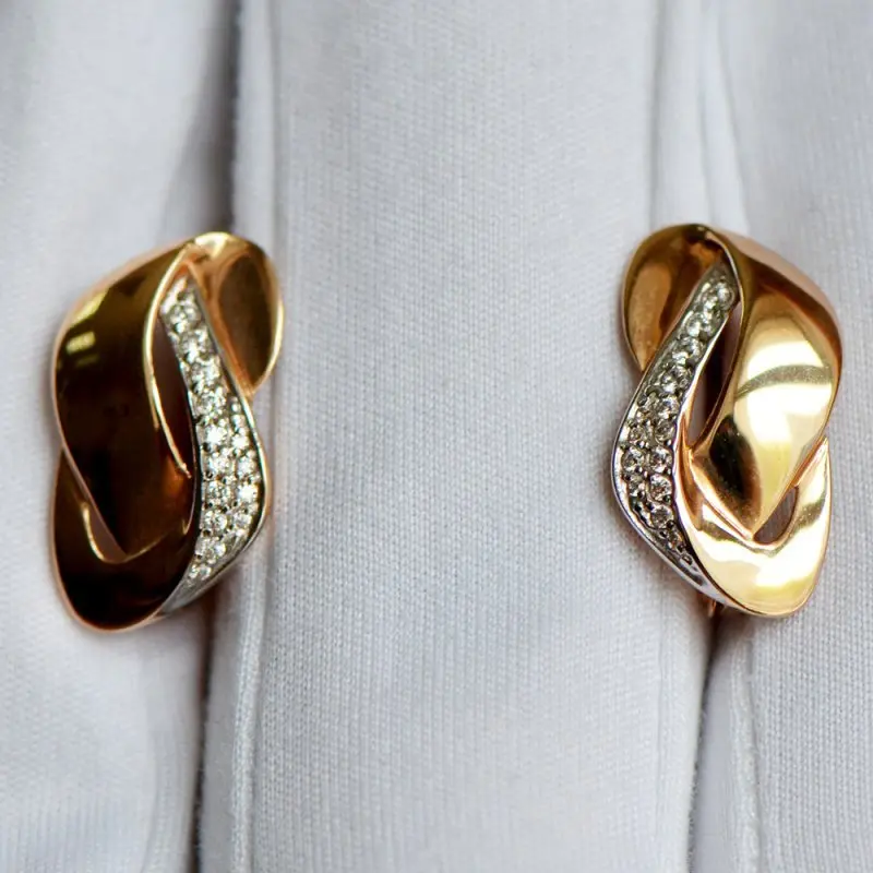 Серьги с английским замком из красного золота