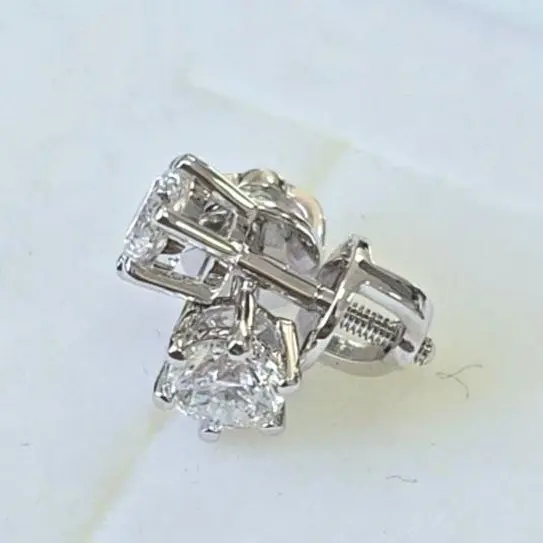 Серьги пуссеты из белого золота