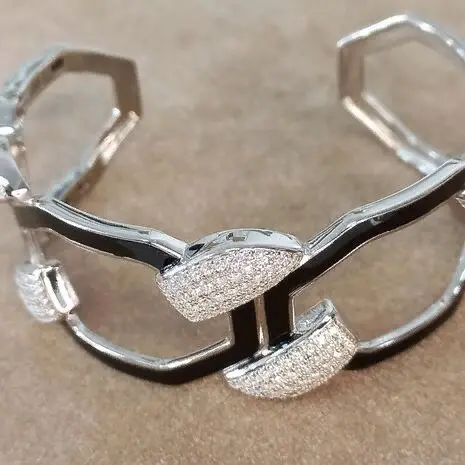 Браслет жесткий из серебра