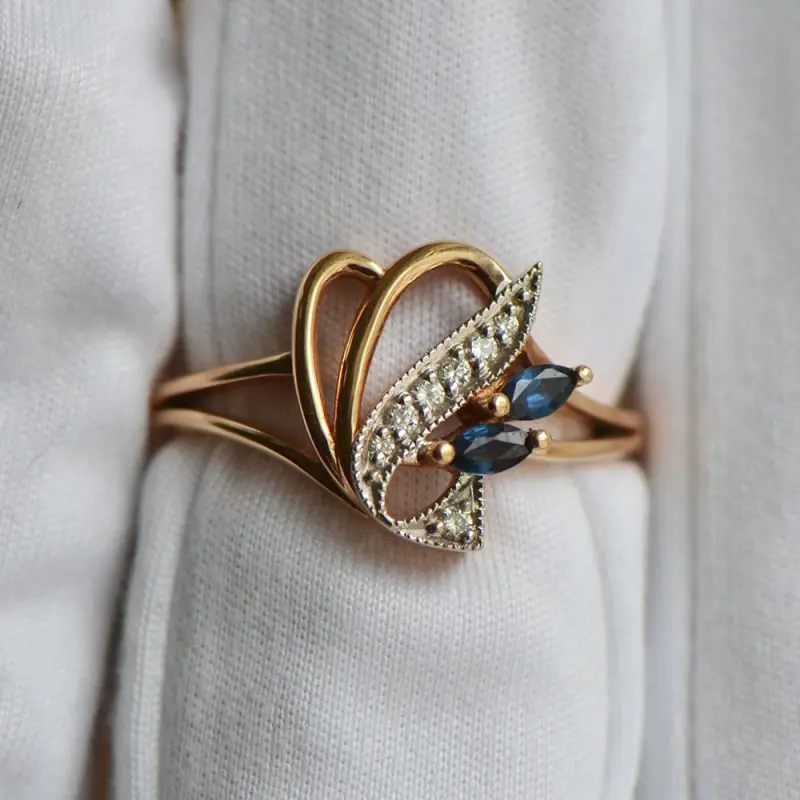 Кольцо декоративное из комбинированного золота