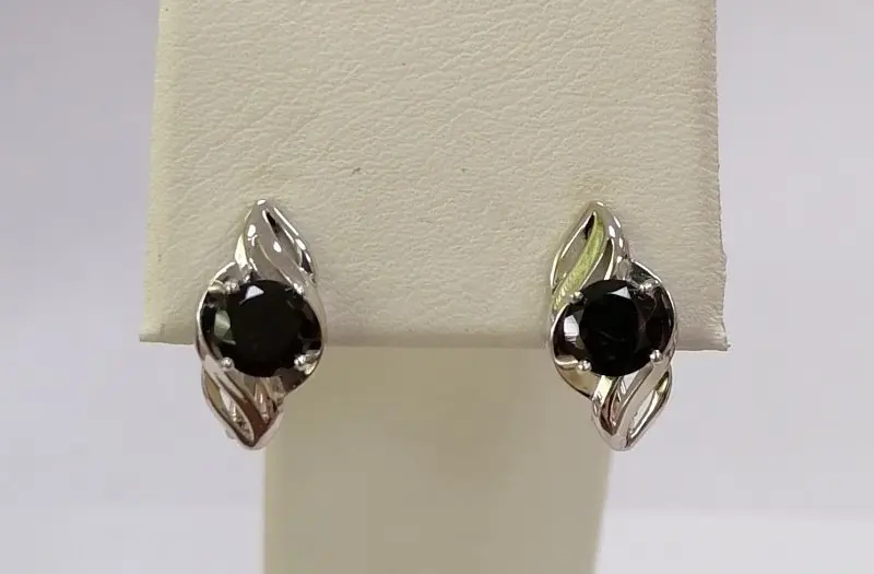 Серьги с английским замком из серебра