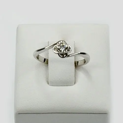 Кольцо декоративное из белого золота