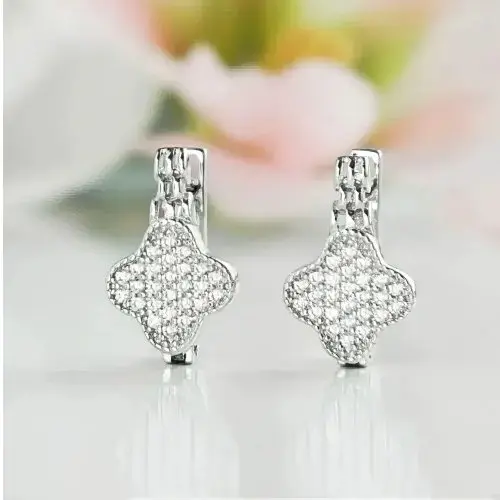 Серьги с английским замком из серебра