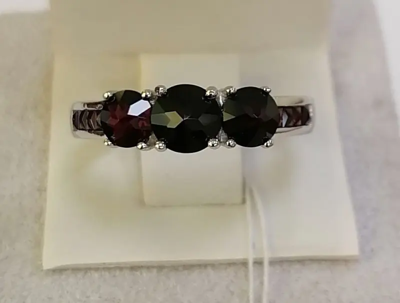 Кольцо декоративное из серебра