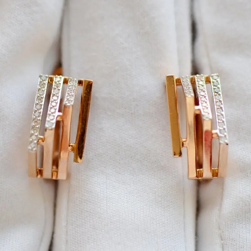 Серьги с английским замком из красного золота