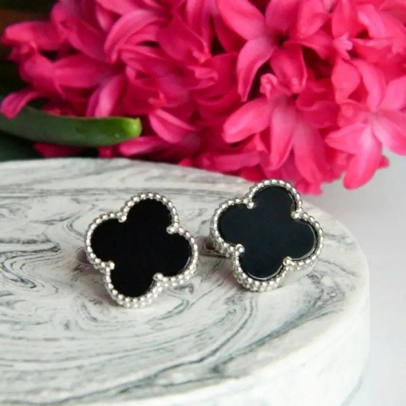 Серьги с английским замком из серебра